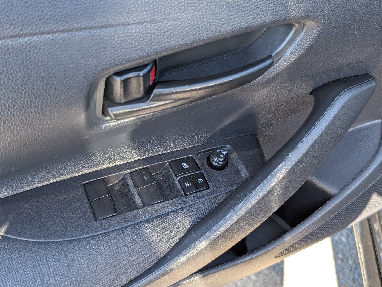 Used 2024 Toyota Corolla LE FWD image 15