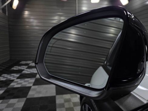 Used 2021 Volvo XC40 P8 Recharge w/ Advanced Package image 40