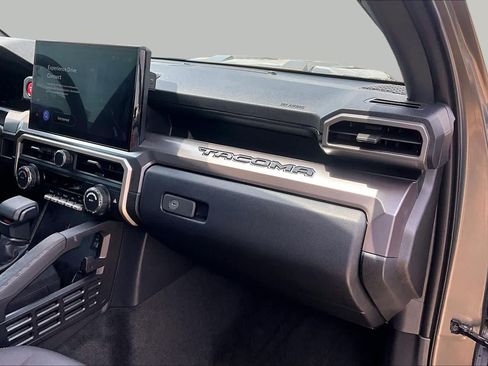 Used 2024 Toyota Tacoma TRD Sport RWD image 18
