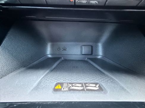 Used 2025 Chevrolet Traverse RS w/ LPO, Floor Liner Package FWD image 31