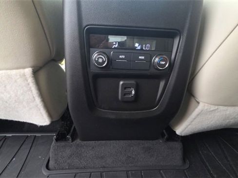 Used 2023 Buick Enclave Essence w/ Experience Buick Package image 19