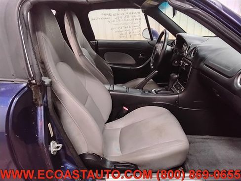 Used 2003 MAZDA MX-5 Miata image 13