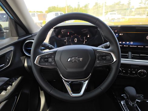 New 2026 Chevrolet Trax LT w/ Sunroof Package FWD image 19