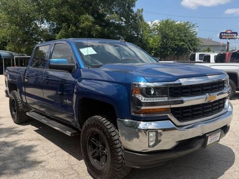 Used 2018 Chevrolet Silverado 1500 LT w/ Texas Edition RWD image 2