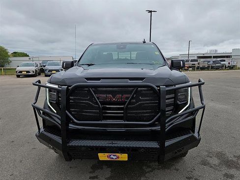 Used 2025 GMC Sierra 1500 AT4 w/ AT4 Premium Package AWD/4WD image 8