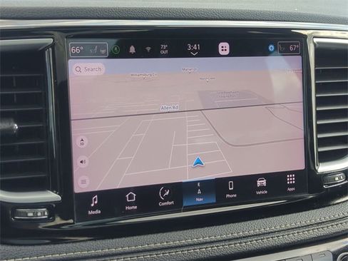 Certified 2022 Chrysler Pacifica Limited w/ Uconnect Theater Family Group image 18