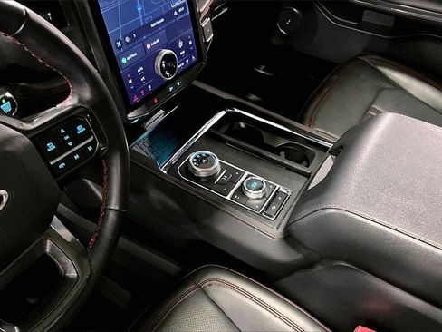 Certified 2022 Ford Expedition Limited image 16