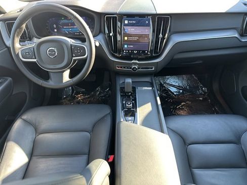 Certified 2025 Volvo XC60 B5 Core image 16