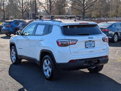 Used 2017 Jeep Compass Latitude w/ Popular Equipment Group image 3