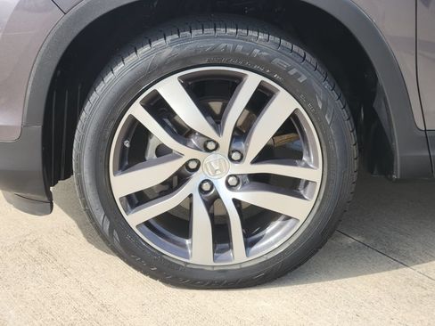 Used 2017 Honda Pilot Touring image 10