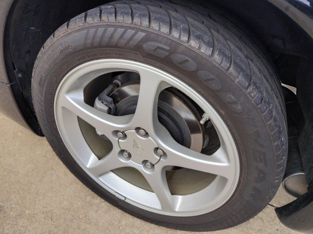 Used 2003 Chevrolet Corvette Convertible RWD image 15