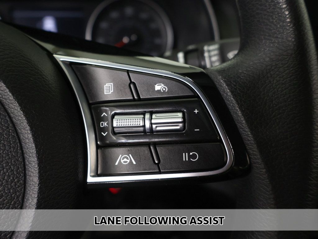 Used 2023 Kia Forte LXS w/ LXS Technology Package FWD image 3