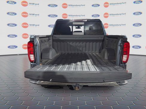Used 2020 GMC Sierra 1500 SLE w/ SLE Value Package image 5