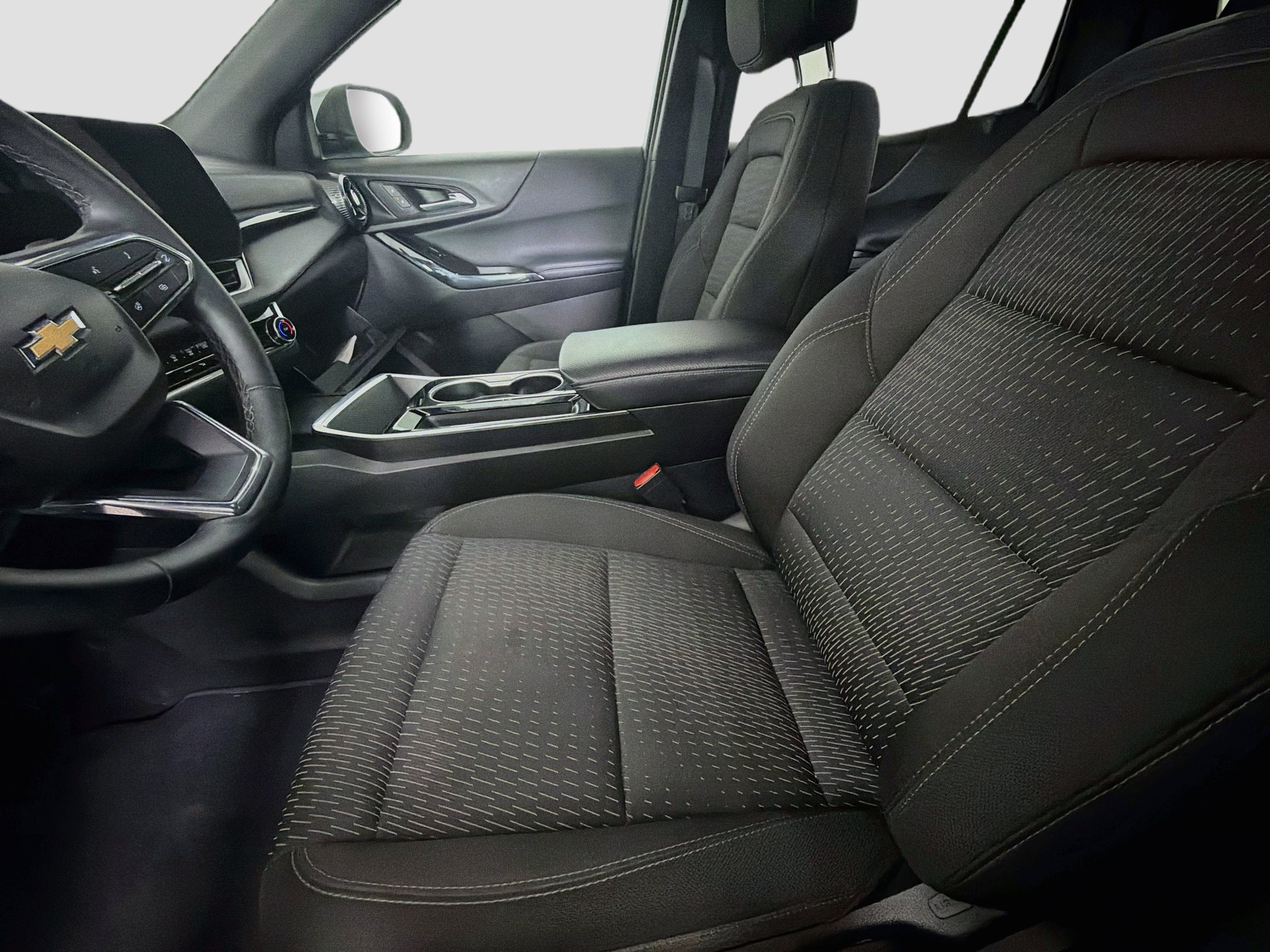 Used 2025 Chevrolet Equinox LT FWD image 13