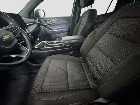 Used 2025 Chevrolet Equinox LT FWD image 13