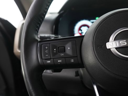 Used 2024 Nissan Pathfinder Platinum AWD/4WD image 31