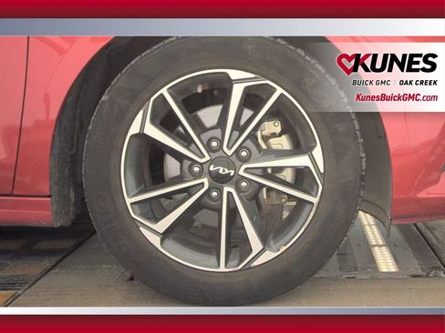 Used 2023 Kia Forte LXS w/ LXS Technology Package image 11