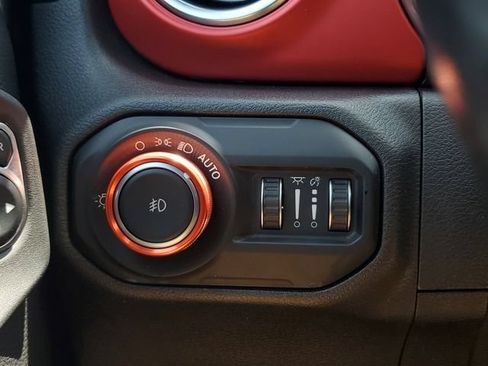 Certified 2021 Jeep Wrangler Unlimited Rubicon AWD/4WD image 36
