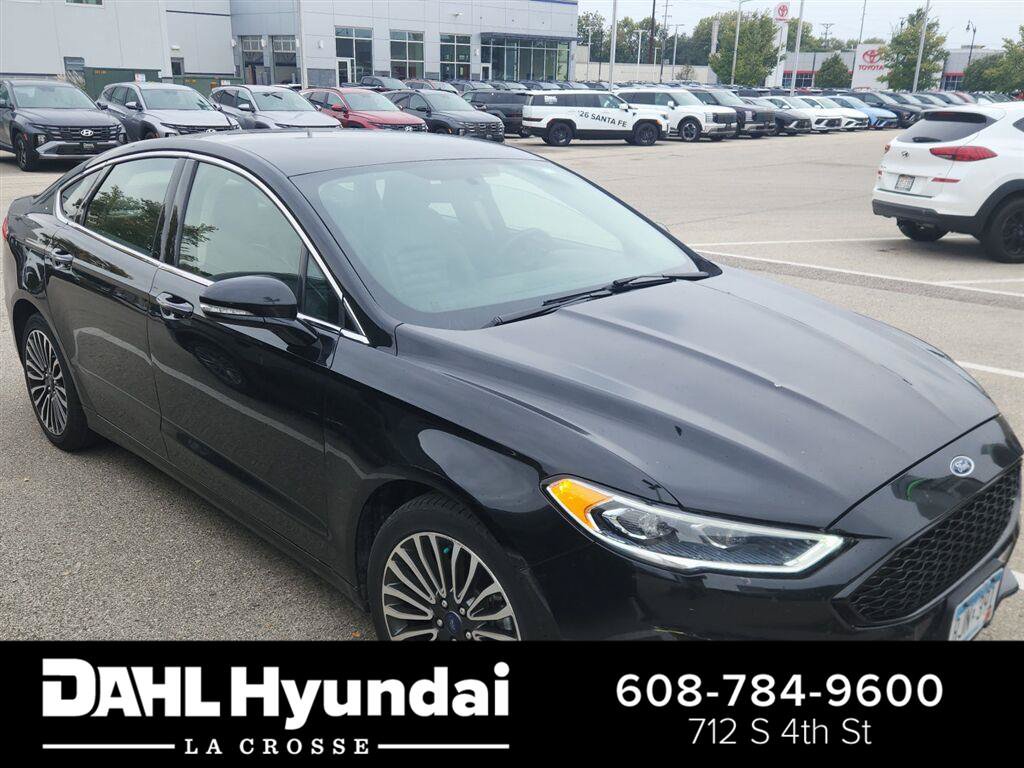 Used 2017 Ford Fusion SE w/ Fusion SE Technology Package AWD/4WD image 1