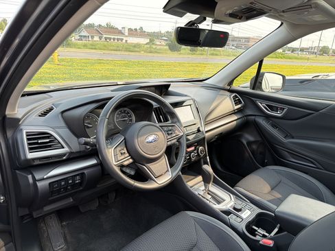 Used 2023 Subaru Forester Premium AWD/4WD image 8