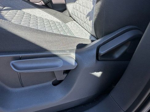 Used 2025 Volkswagen Tiguan S image 19