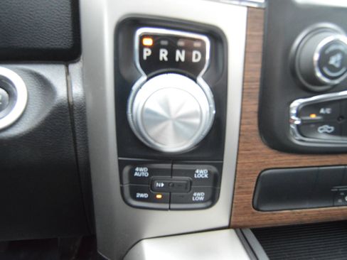 Used 2017 RAM 1500 Laramie w/ Convenience Group image 17