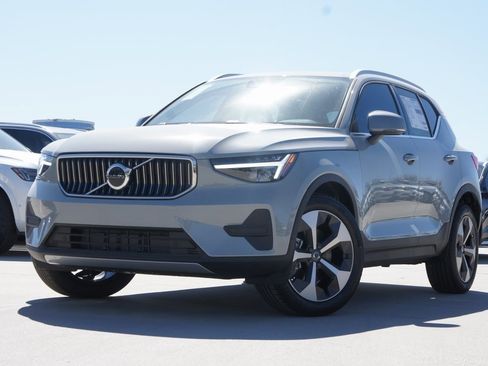 New 2025 Volvo XC40 B5 Core w/ Protection Package Premier image 1
