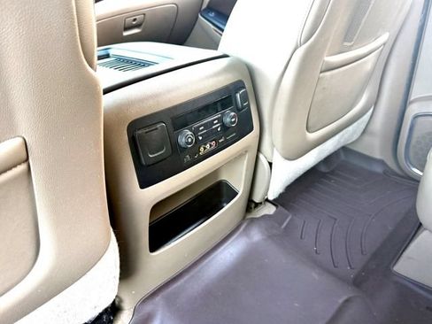 Used 2016 Chevrolet Suburban LTZ RWD image 21