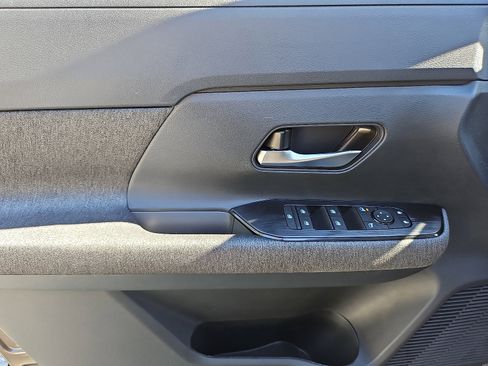 New 2026 Nissan Kicks SV w/ SV Premium Package image 9