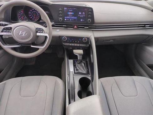 Used 2023 Hyundai Elantra SEL w/ Preferred Accessory Package image 17