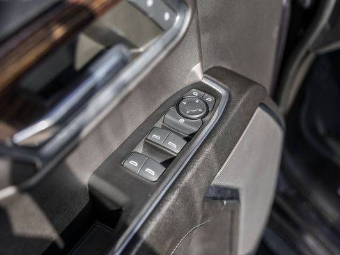 Used 2023 GMC Sierra 1500 Elevation image 24