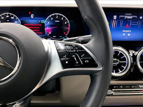 Certified 2025 Mercedes-Benz GLA 250 4MATIC image 22