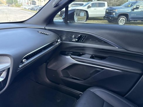 Used 2025 Cadillac Lyriq Sport image 25