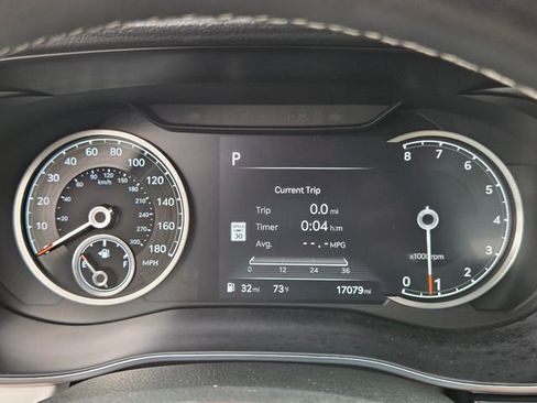 Used 2025 Genesis G70 2.5T AWD/4WD image 33