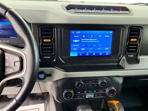 Used 2021 Ford Bronco Badlands image 17