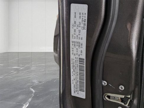 Used 2018 Jeep Compass Latitude w/ Popular Equipment Group image 31