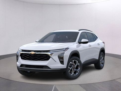New 2026 Chevrolet Trax LT w/ Driver Confidence Package FWD image 6