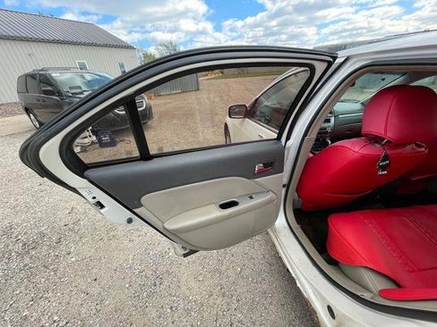 Used 2011 Ford Fusion SEL FWD image 24