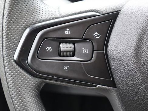 Used 2025 Chevrolet Trax LS w/ LS Convenience Package FWD image 8
