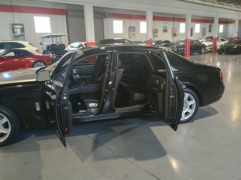 Used 2014 Rolls-Royce Ghost RWD image 14