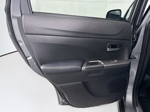 Used 2025 Mitsubishi Outlander Sport SE image 25