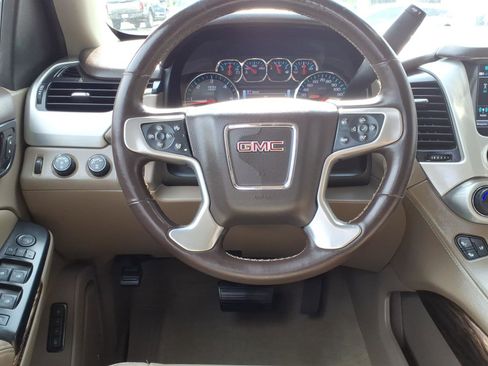 Used 2017 GMC Yukon SLT w/ Open Road Package AWD/4WD image 5