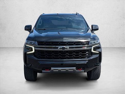 Used 2022 Chevrolet Tahoe Z71 w/ Luxury Package AWD/4WD image 2