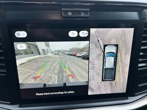 Used 2025 Ford F350 Lariat w/ Black Appearance Package image 33