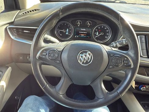 Used 2019 Buick Enclave Essence image 10