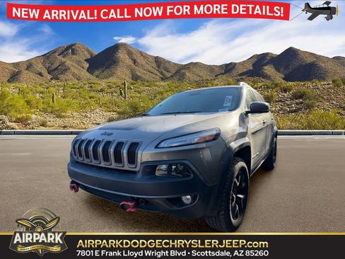 Used 2017 Jeep Cherokee Trailhawk AWD/4WD image 1
