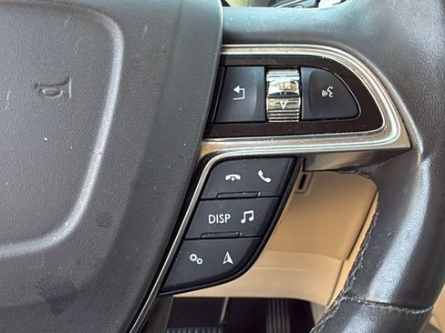 Used 2019 Lincoln Nautilus Select w/ Cargo Utility Package FWD image 10