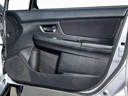 Used 2013 Subaru Crosstrek 2.0i Premium image 16