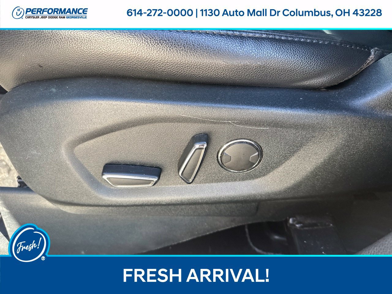 Used 2018 Ford Explorer XLT w/ Equipment Group 202A AWD/4WD image 17