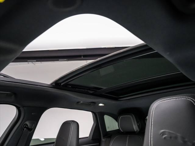 New 2026 Jaguar F-PACE R-Dynamic S AWD/4WD image 13